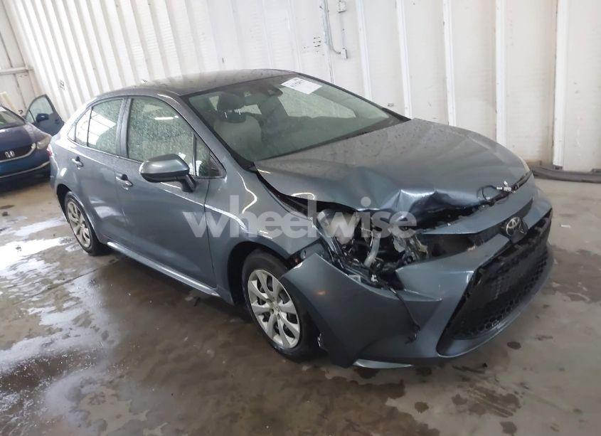 2022 Toyota Corolla LE (VIN JTDEPMAEXN3002038) main photo