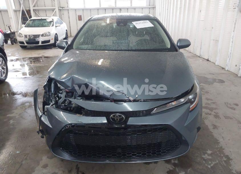 Photo 12 of 2022 Toyota Corolla LE (VIN JTDEPMAEXN3002038)