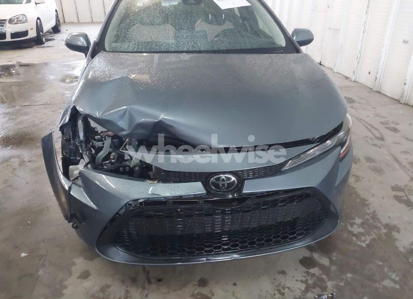 Photo 6 of 2022 Toyota Corolla LE (VIN JTDEPMAEXN3002038)