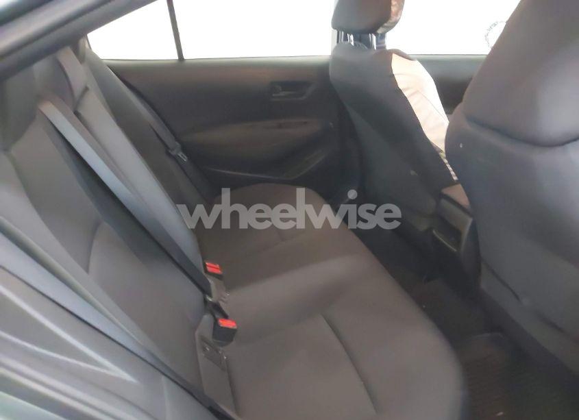 Photo 8 of 2022 Toyota Corolla LE (VIN JTDEPMAEXN3002038)