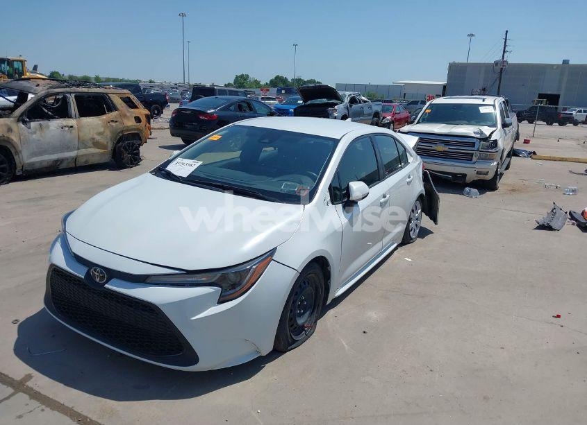 Photo 2 of 2022 Toyota Corolla LE (VIN JTDEPMAEXN3025383)
