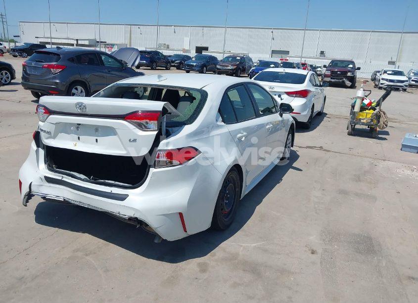 Photo 4 of 2022 Toyota Corolla LE (VIN JTDEPMAEXN3025383)