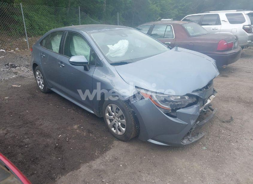 2022 Toyota Corolla LE (VIN JTDEPMAEXNJ191267) main photo