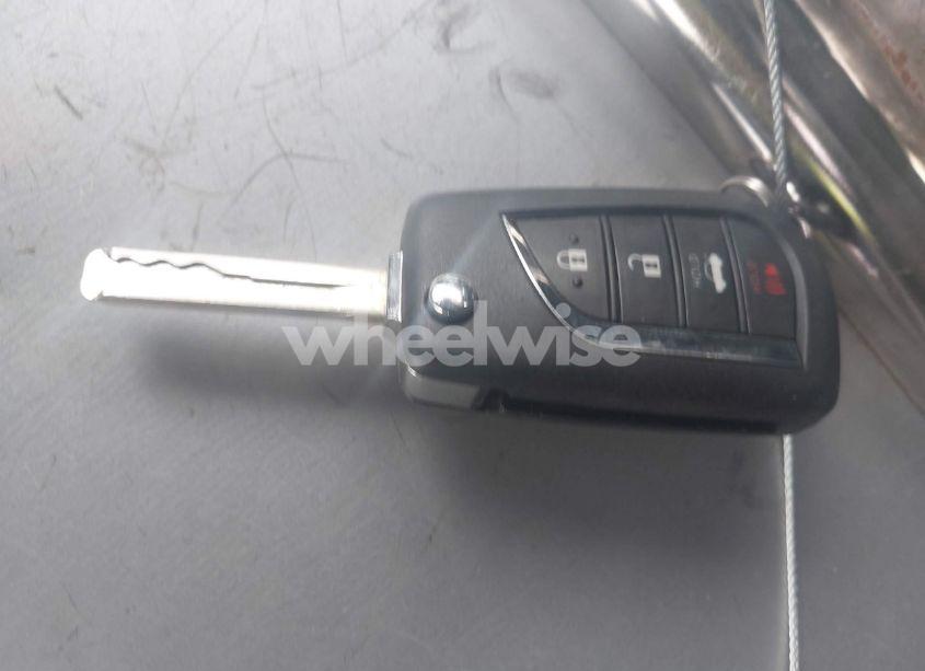 Photo 11 of 2022 Toyota Corolla LE (VIN JTDEPMAEXNJ191267)