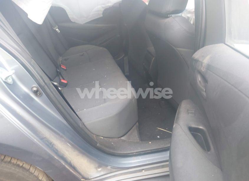 Photo 8 of 2022 Toyota Corolla LE (VIN JTDEPMAEXNJ191267)