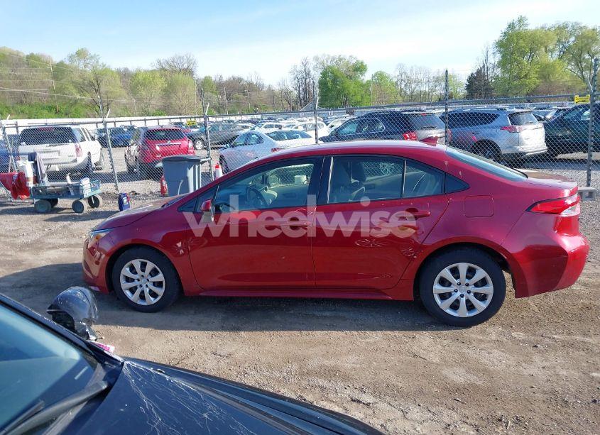 Photo 14 of 2022 Toyota Corolla LE (VIN JTDEPMAEXNJ203272)