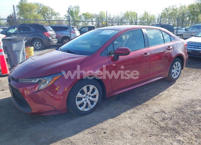 Photo 2 of 2022 Toyota Corolla LE (VIN JTDEPMAEXNJ203272)