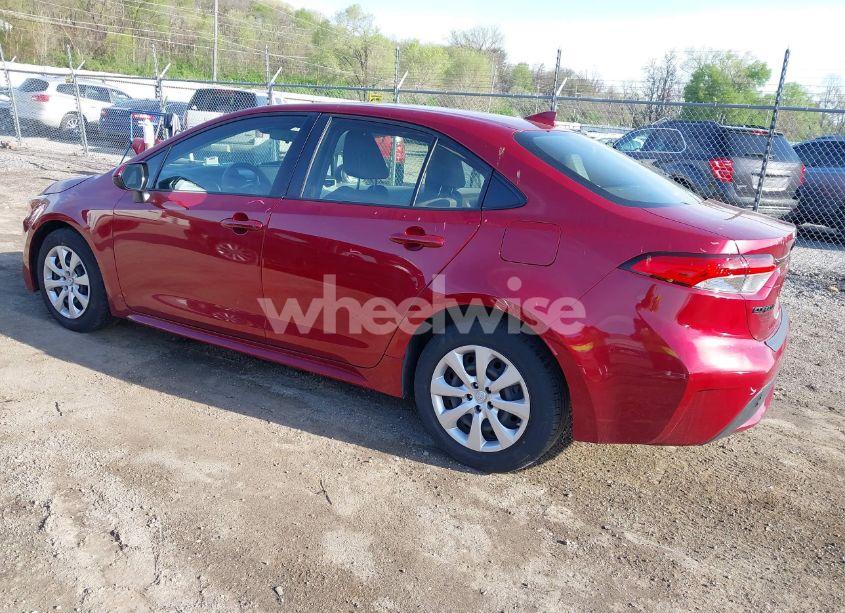 Photo 3 of 2022 Toyota Corolla LE (VIN JTDEPMAEXNJ203272)