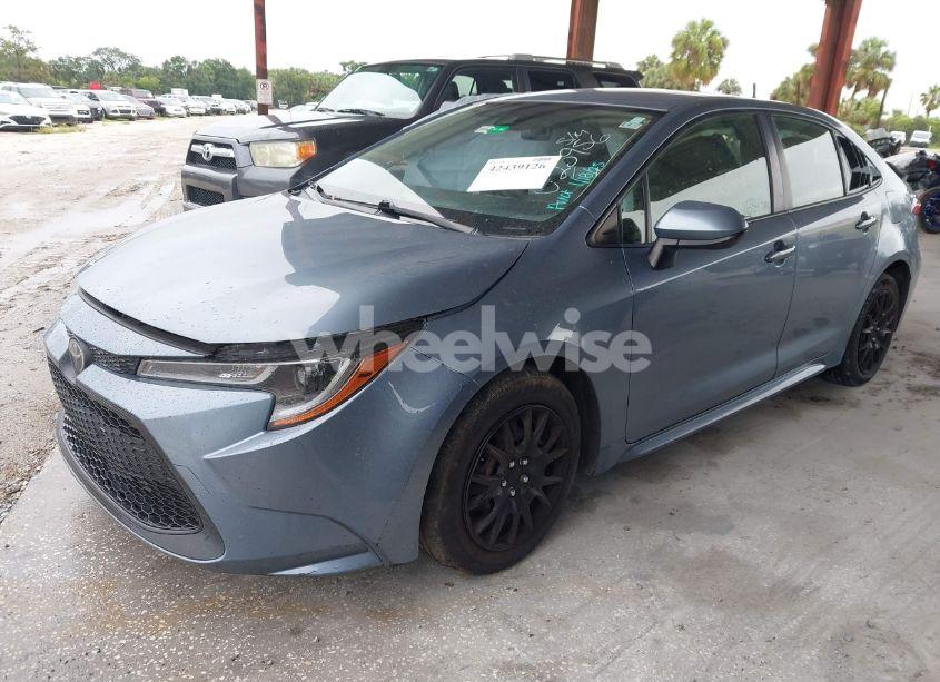 Photo 2 of 2020 Toyota Corolla LE (VIN JTDEPRAE1LJ025956)