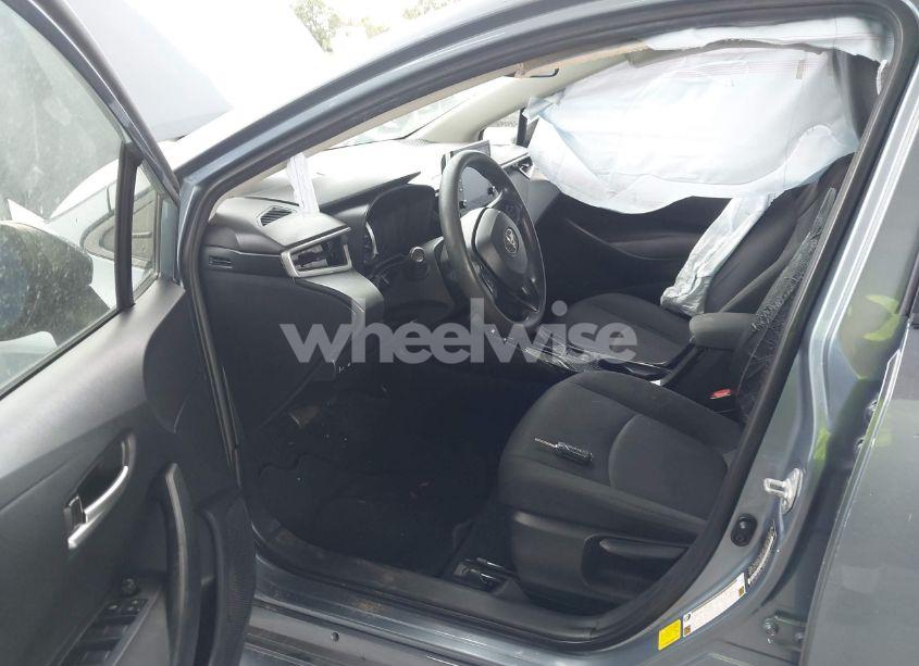 Photo 5 of 2020 Toyota Corolla LE (VIN JTDEPRAE1LJ025956)