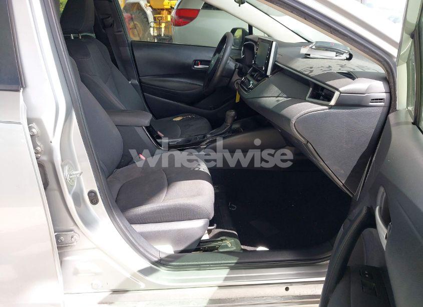 Photo 5 of 2020 Toyota Corolla LE (VIN JTDEPRAE1LJ067446)