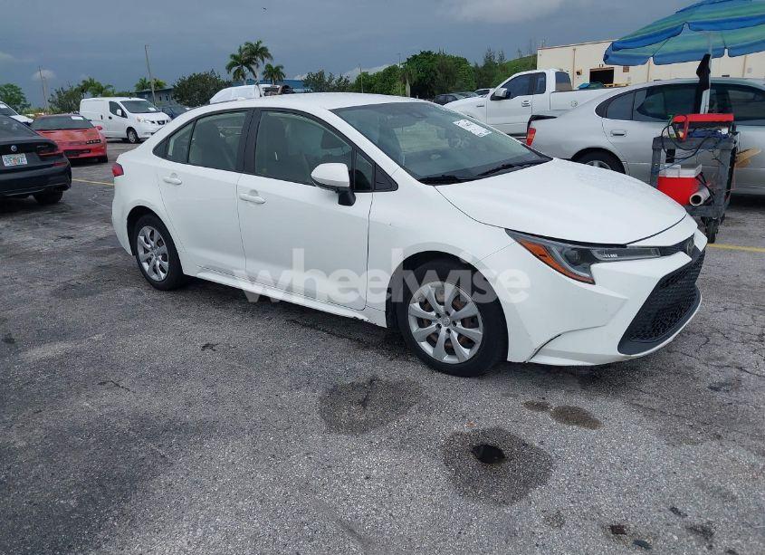 2020 Toyota Corolla LE (VIN JTDEPRAE2LJ014268) main photo