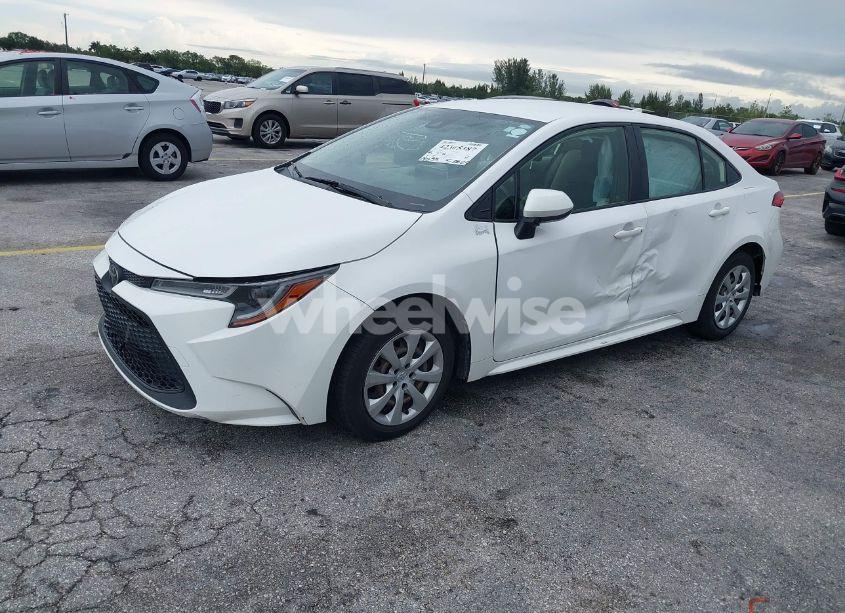 Photo 2 of 2020 Toyota Corolla LE (VIN JTDEPRAE2LJ014268)