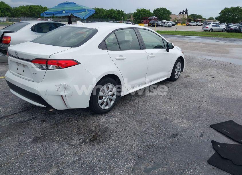 Photo 4 of 2020 Toyota Corolla LE (VIN JTDEPRAE2LJ014268)