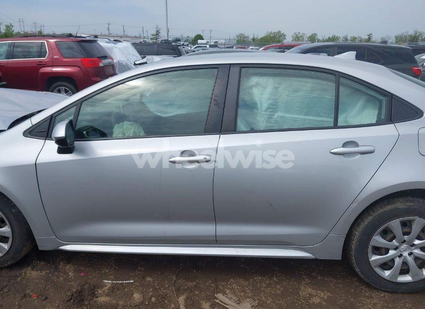 Photo 15 of 2020 Toyota Corolla LE (VIN JTDEPRAE2LJ102365)