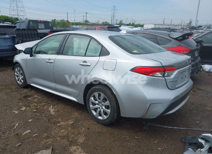 Photo 3 of 2020 Toyota Corolla LE (VIN JTDEPRAE2LJ102365)