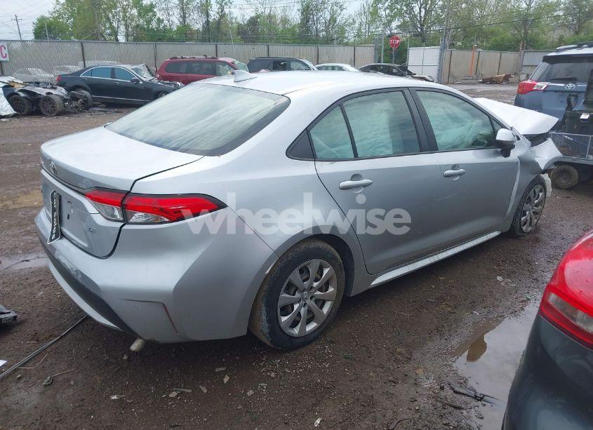 Photo 4 of 2020 Toyota Corolla LE (VIN JTDEPRAE2LJ102365)