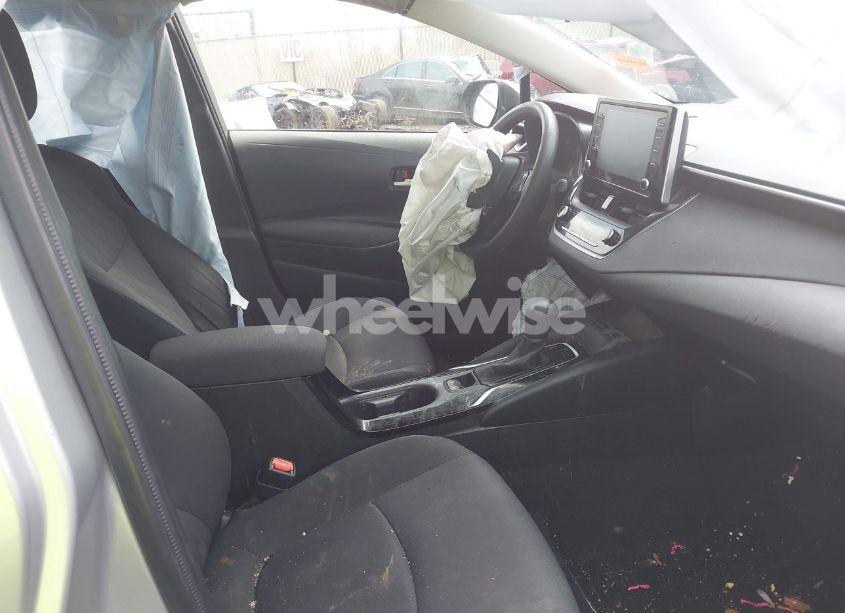 Photo 5 of 2020 Toyota Corolla LE (VIN JTDEPRAE2LJ102365)