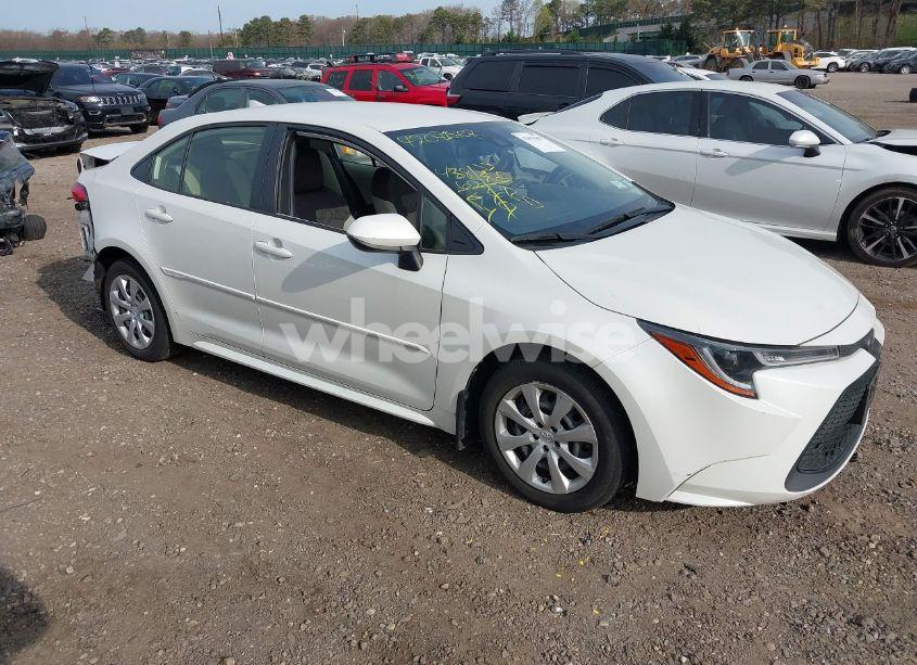 2020 Toyota Corolla LE (VIN JTDEPRAE3LJ011797) main photo