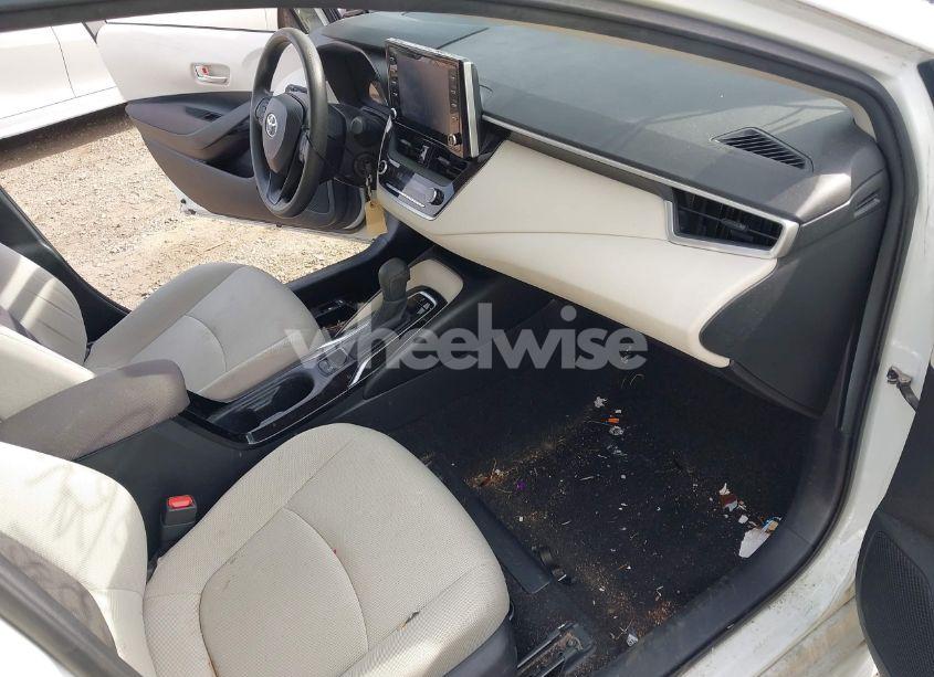 Photo 5 of 2020 Toyota Corolla LE (VIN JTDEPRAE3LJ011797)