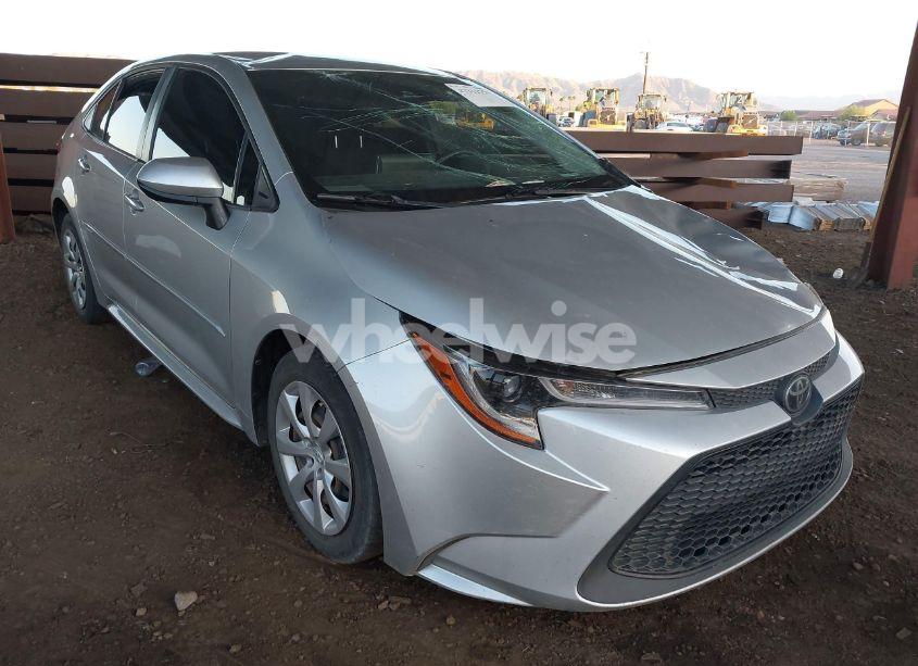 2020 Toyota Corolla LE (VIN JTDEPRAE3LJ074916) main photo