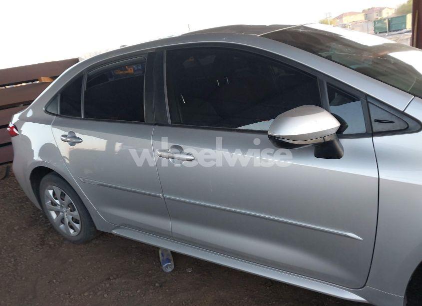 Photo 13 of 2020 Toyota Corolla LE (VIN JTDEPRAE3LJ074916)