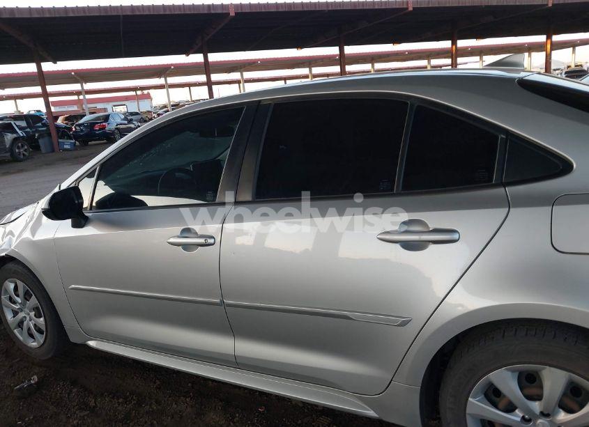 Photo 14 of 2020 Toyota Corolla LE (VIN JTDEPRAE3LJ074916)