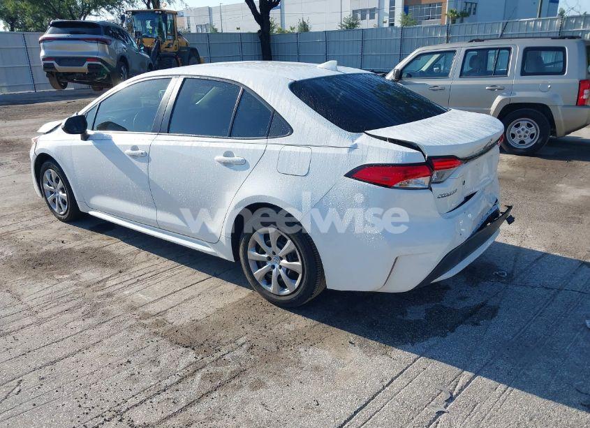 Photo 3 of 2020 Toyota Corolla LE (VIN JTDEPRAE4LJ070602)