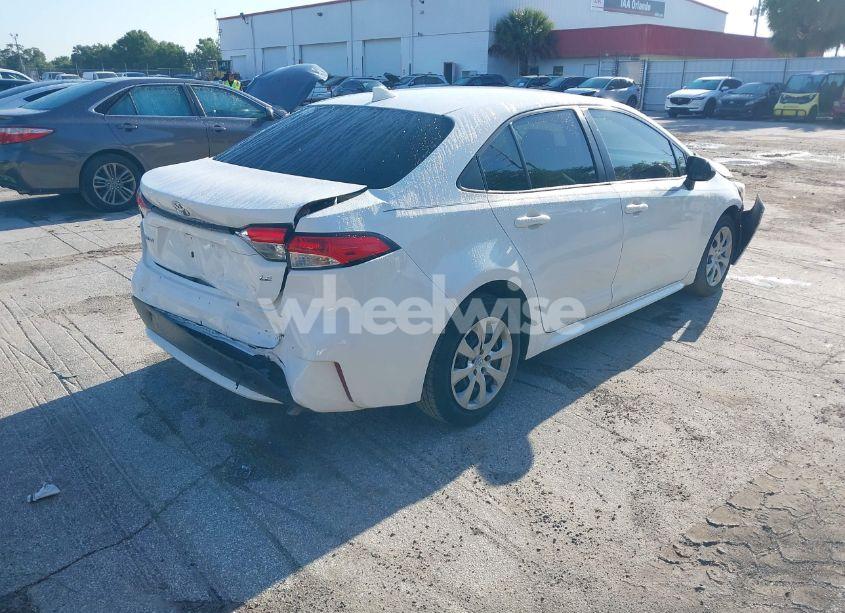 Photo 4 of 2020 Toyota Corolla LE (VIN JTDEPRAE4LJ070602)
