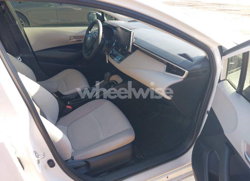 Photo 5 of 2020 Toyota Corolla LE (VIN JTDEPRAE4LJ070602)