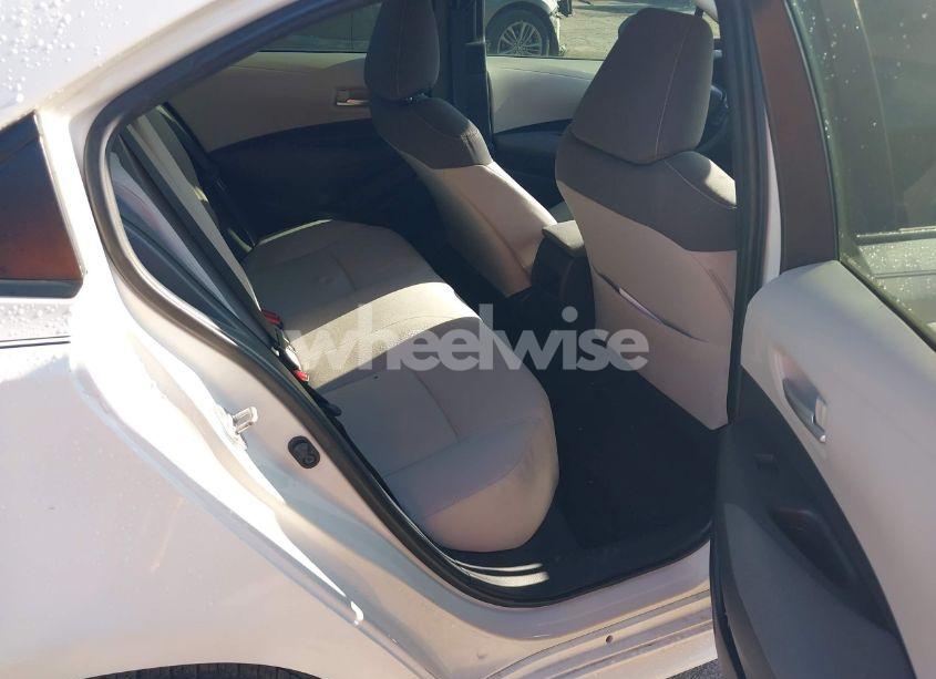 Photo 8 of 2020 Toyota Corolla LE (VIN JTDEPRAE4LJ070602)