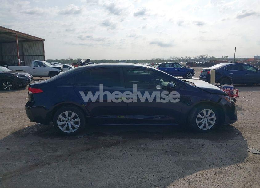 Photo 14 of 2020 Toyota Corolla LE (VIN JTDEPRAE5LJ060953)