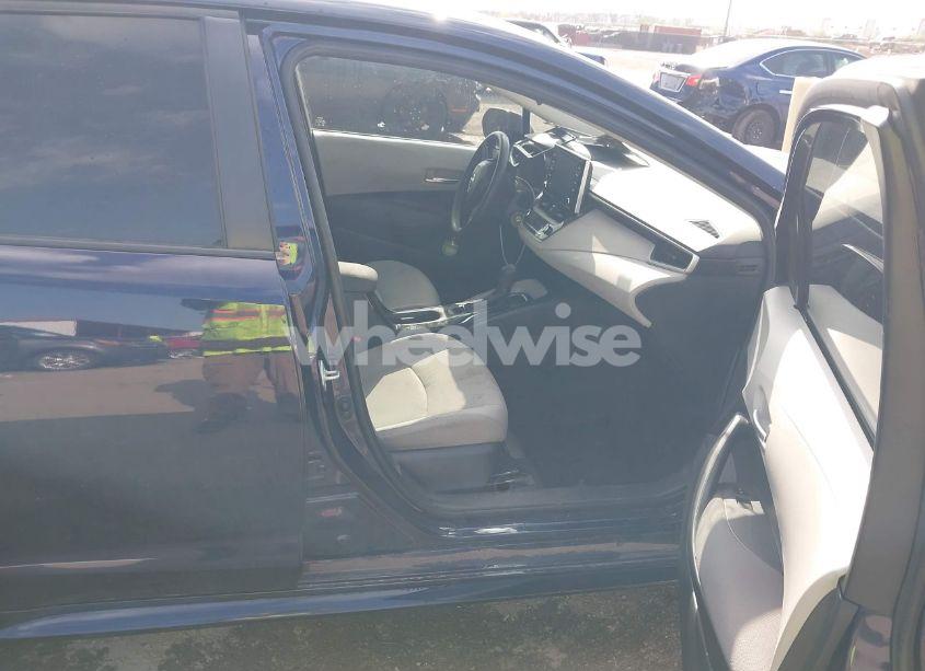 Photo 5 of 2020 Toyota Corolla LE (VIN JTDEPRAE5LJ060953)