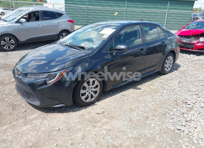 Photo 2 of 2020 Toyota Corolla LE (VIN JTDEPRAE5LJ099347)