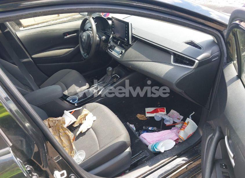 Photo 5 of 2020 Toyota Corolla LE (VIN JTDEPRAE5LJ099347)