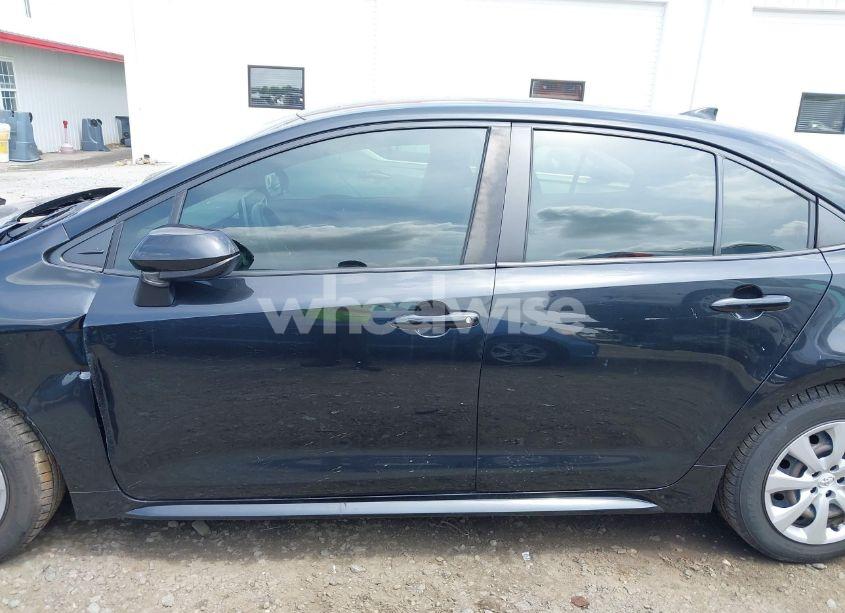 Photo 14 of 2020 Toyota Corolla LE (VIN JTDEPRAE5LJ109990)