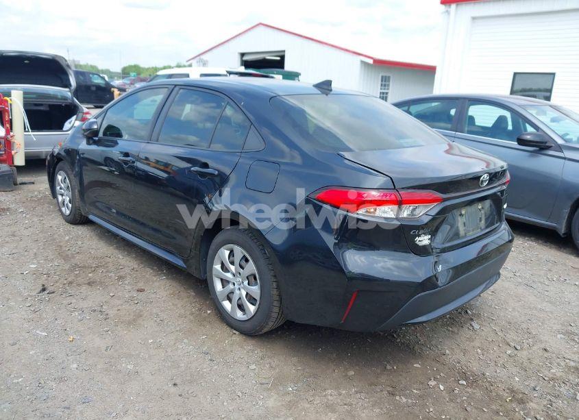 Photo 3 of 2020 Toyota Corolla LE (VIN JTDEPRAE5LJ109990)