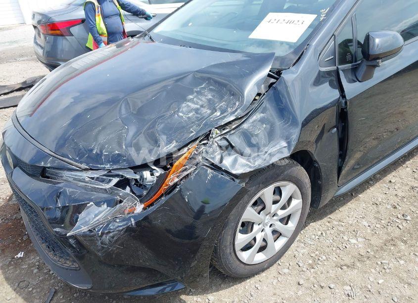 Photo 6 of 2020 Toyota Corolla LE (VIN JTDEPRAE5LJ109990)