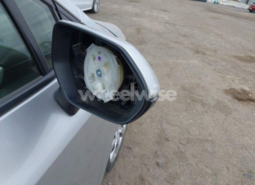 Photo 18 of 2020 Toyota Corolla LE (VIN JTDEPRAE6LJ095761)