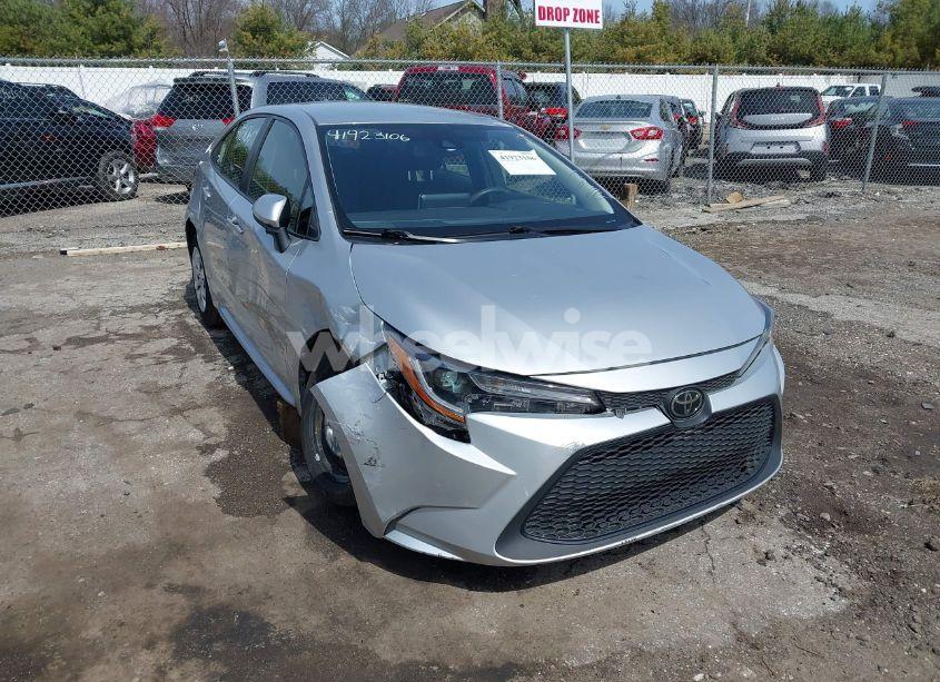 2020 Toyota Corolla LE (VIN JTDEPRAE7LJ019045) main photo