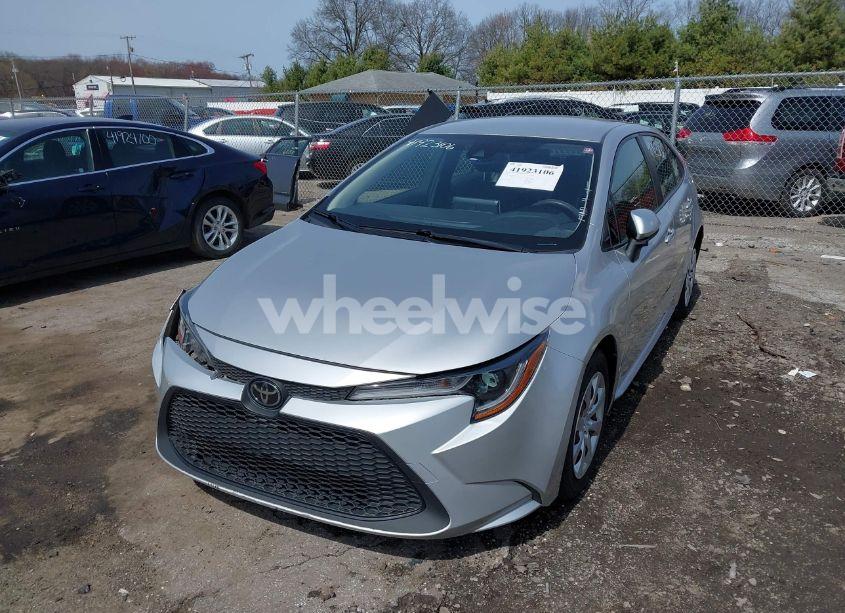 Photo 2 of 2020 Toyota Corolla LE (VIN JTDEPRAE7LJ019045)