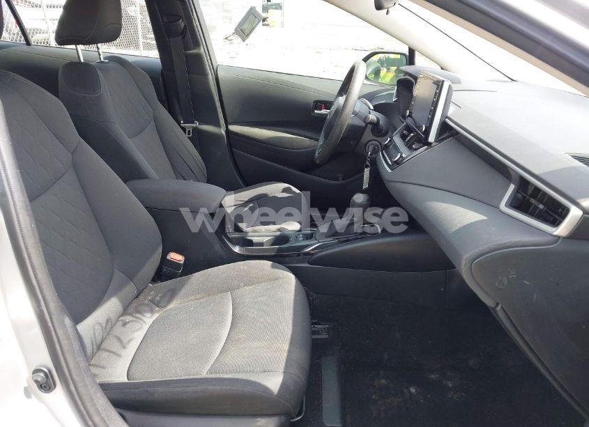 Photo 5 of 2020 Toyota Corolla LE (VIN JTDEPRAE7LJ019045)