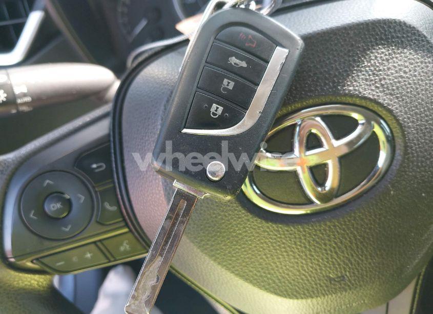 Photo 11 of 2020 Toyota Corolla LE (VIN JTDEPRAE7LJ022396)
