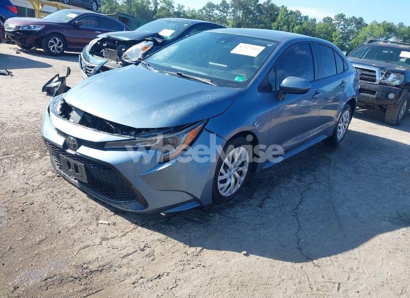 Photo 2 of 2020 Toyota Corolla LE (VIN JTDEPRAE7LJ022396)