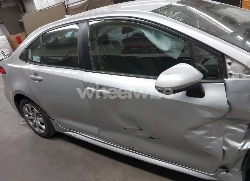 Photo 13 of 2020 Toyota Corolla LE (VIN JTDEPRAE7LJ055205)