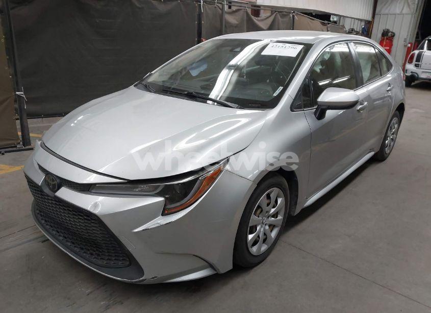 Photo 2 of 2020 Toyota Corolla LE (VIN JTDEPRAE7LJ055205)