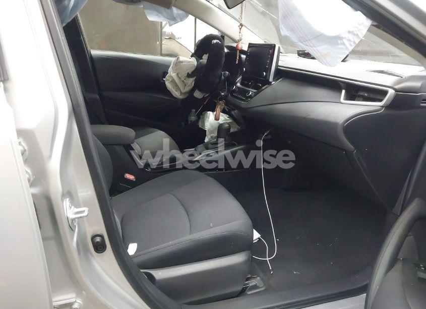 Photo 5 of 2020 Toyota Corolla LE (VIN JTDEPRAE7LJ055205)