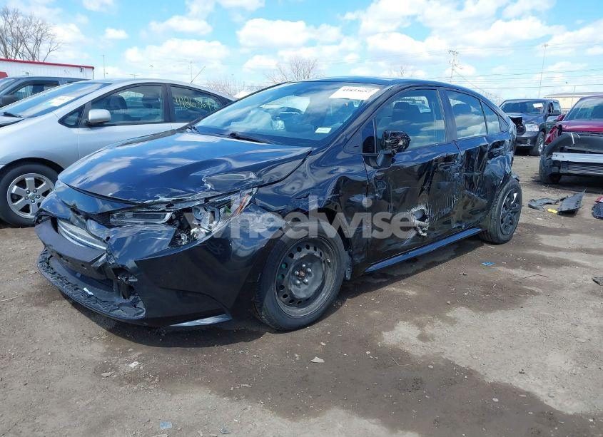 Photo 2 of 2020 Toyota Corolla LE (VIN JTDEPRAE7LJ086518)