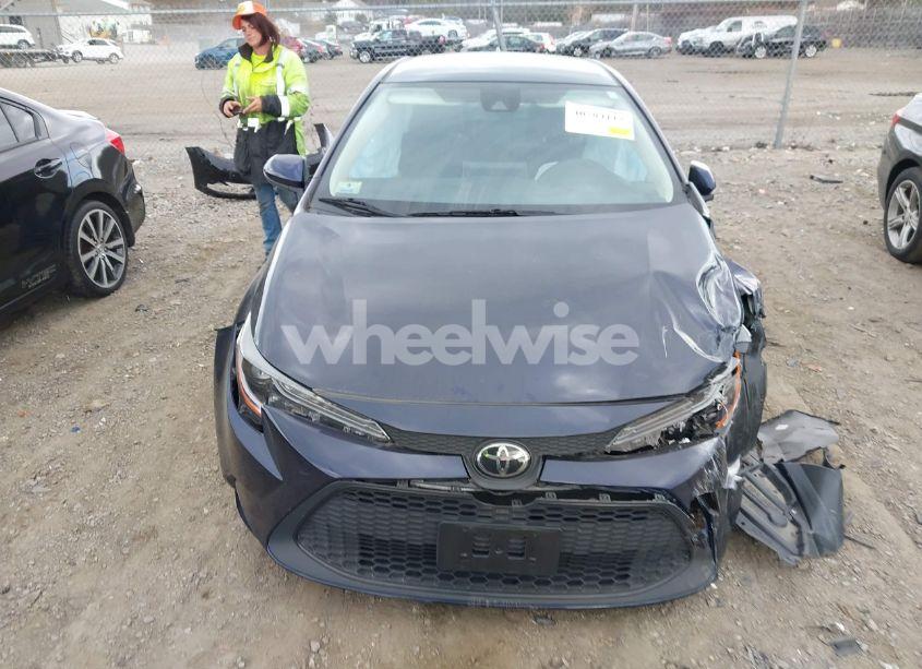 Photo 12 of 2020 Toyota Corolla LE (VIN JTDEPRAE7LJ091038)