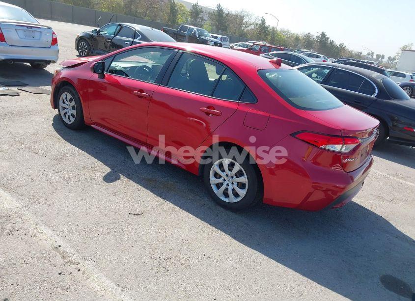 Photo 3 of 2020 Toyota Corolla LE (VIN JTDEPRAE8LJ016414)